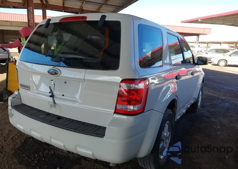 2012 Ford Escape Xls z USA, uszkodzony, nr VIN 1FMCU0C78CKA84518